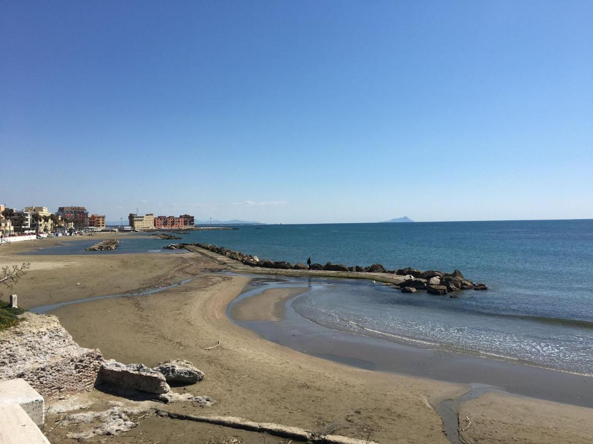 Alloggio Turistico Dea Bendata 안치오 외부 사진